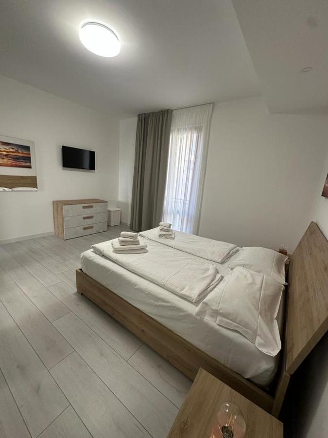 Cavour Apartment Center Бардоліно Екстер'єр фото